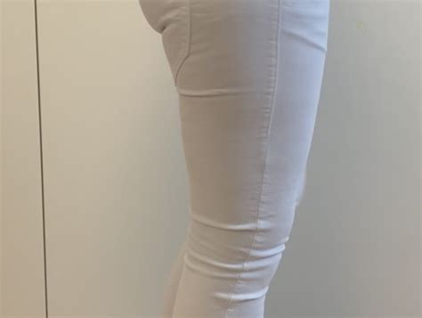 LetsWetting Uno Splendido Jeans Piscia Nei Miei Jeans Bianchi Sex Racconto