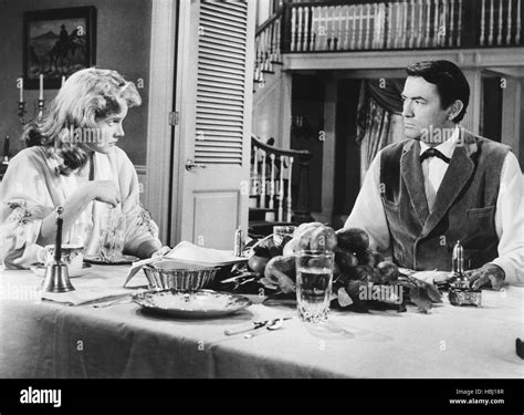 THE BIG COUNTRY, from left, Carroll Baker, Gregory Peck, 1958 Stock ...