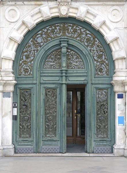 Imágenes De Puerta En Arco Fotos De Puerta En Arco Sin Royalties