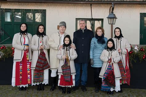 Margareta et Radu de Roumanie à Savarsin pour les fêtes Noblesse