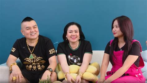 Hot Tiktoker H Ng L Kh C Nh M A V T N Th Ng M M Mi Nhon T O Ra Ph N Ng Ng C Lan M I S C