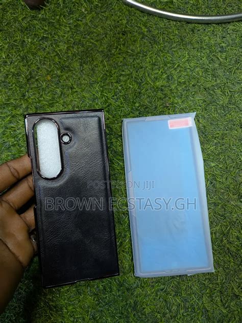 Z Fold 7 Leather Case With Screen Protector in Osu - Accessories for