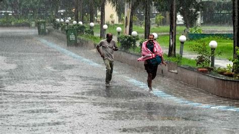 Weather Forecast In Wb Till 22nd October মঙ্গলে ৩ জেলায় বৃষ্টি