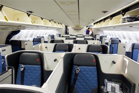 Aboard Deltas First Retrofitted 767 400er With Brand New Delta One Seats