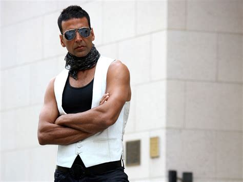 Handsome Bollywood Hero Akshay Kumar In Sunglasses Hd Photo Hd Photos Wallpapers Images