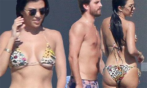Kourtney Kardashian Flaunts Figure In A Bikini In Mexico With On Off Beau Scott Disick Daily