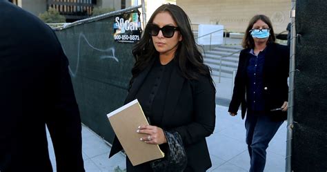 Kobe Bryant S Widow Awarded 16 Million In Trial Over Crash Photos