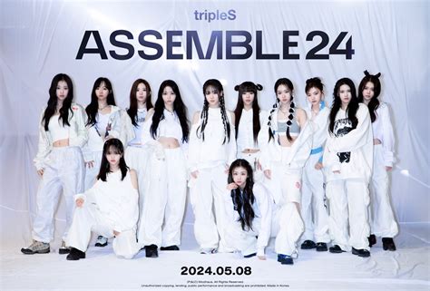 TripleS Brings Out New Circle Concept Photo With Twelve Members For