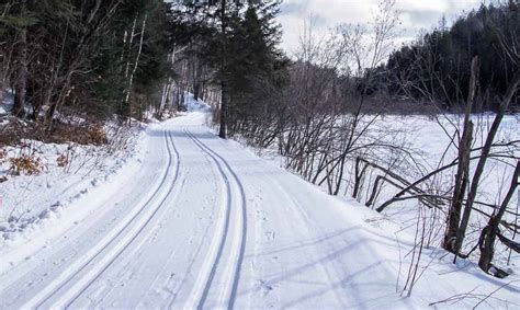 Cross Country Skiing in Gatineau Park, Quebec - Hike Bike Travel