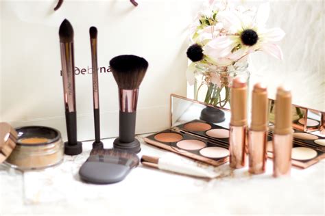 FashStyleLiv Nude By Nature Makeup Review