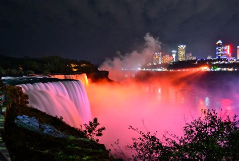 30 colorful photos of the Winter Festival of Lights in Ontario | BOOMSbeat