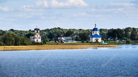 Rusia Ruinas De La Iglesia Nikolskaya Y De La Iglesia De Tikhvin Icono