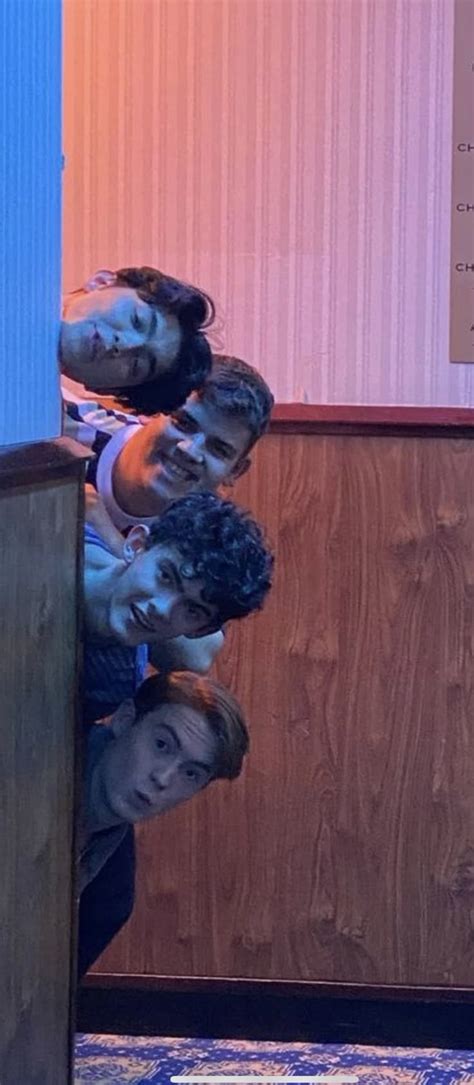 Pin On HEARTSTOPPER In Alice Book Cute Gay Cute Gay Couples