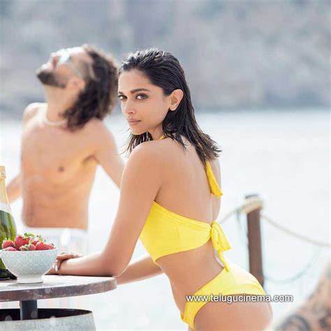Deepika Shares Her Bikini Picture Telugu Cinema
