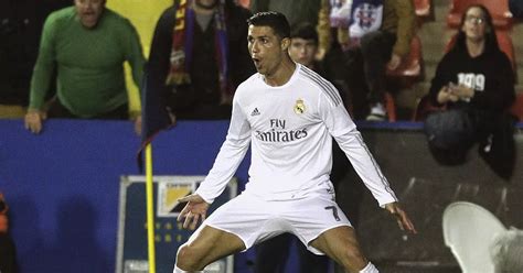 Levante Real Madrid Cristiano Ronaldo On Target As Los Blancos