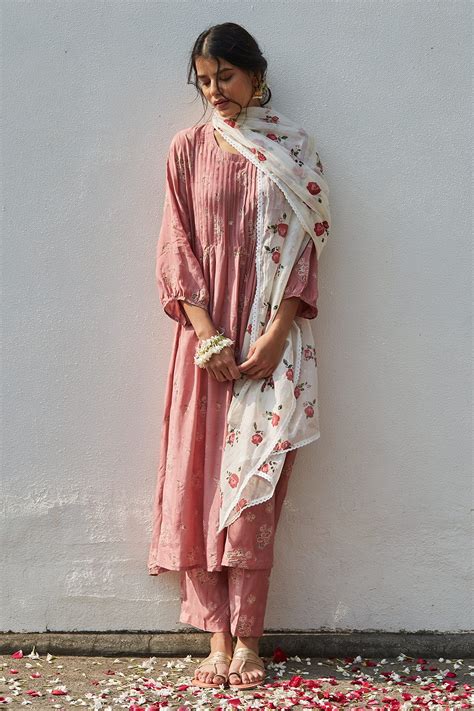 Buy Pink Handwoven Cotton Silk Printed Floral Round Pintuck Kurta Set