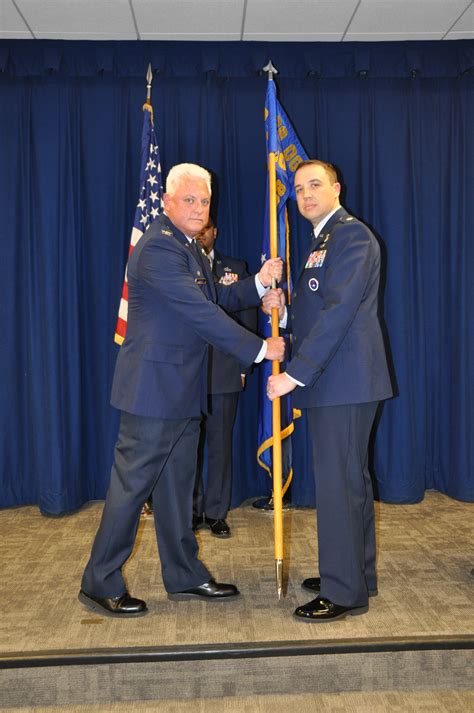 Th Oss Welcomes New Commander Air Force Reserve Command News Article