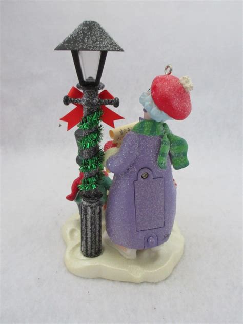 The Crabby Caroler 2004 Hallmark Maxine Sound And Light Ornament Ebay