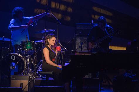 Norah Jones in concert at the Sebastopol theatre -04 – GotCeleb