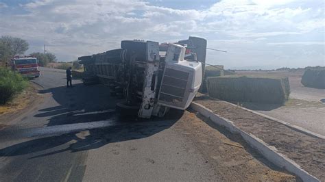 Por volcadura trailero resulta con una lesión en Matamoros El Siglo