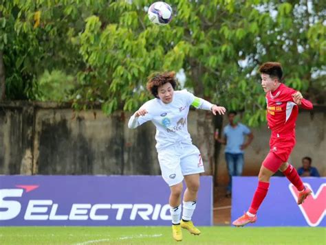 Hot girl Thanh Nhã ghi dấu ấn ở giải bóng đá nữ quốc gia