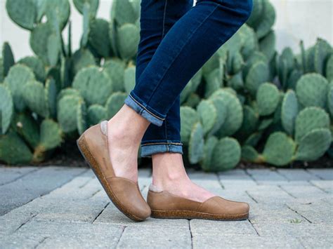 Womens Liesl Leather Skimmer Tan Stegmann Clogs