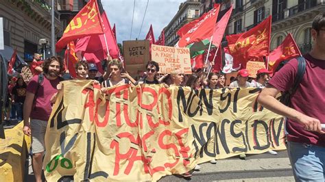 Autonomia Differenziata Corteo Nazionale A Napoli Per Il No Siamo 50 000