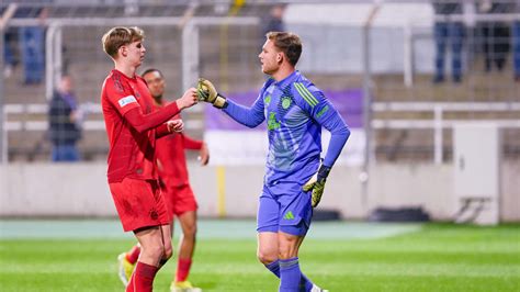 Fc Bayern Keeper Peretz Berzeugt Bei Den Amateuren