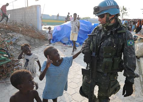 Ajuda humanitária Profes