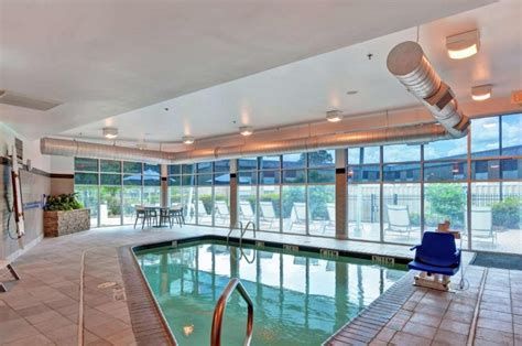 9 Hotels with Indoor Pools in Baton Rouge, LA