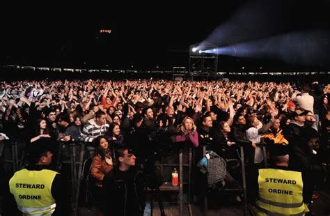 Concert empty stage with crowd Stock Photos, Royalty Free Concert empty ...