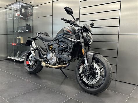 Купить б у Ducati Monster н в инжектор передач в Москве чёрный naked bike года