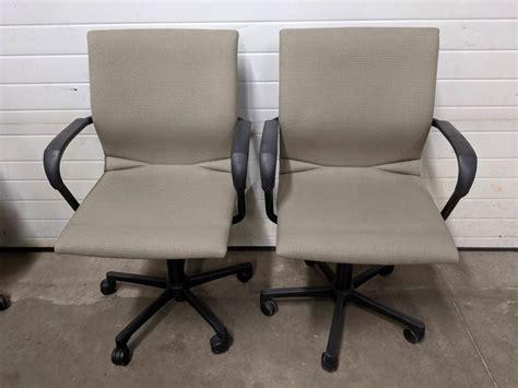 Green Steelcase Beige Mid Back Office Chairs By Steelcase