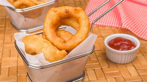 Receita Deliciosos Anéis de Cebola Onion Rings Super Crocantes Mesa