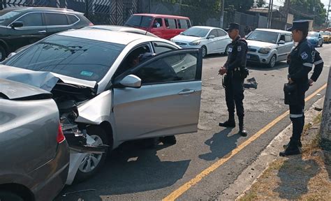 Noticiero El Salvador On Twitter La Pncsv Verifica Un Accidente