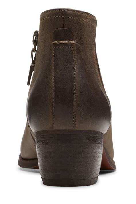 New Clarks Artisan Maypearl Ramie Olive Green Leather Ankle Bootie Us