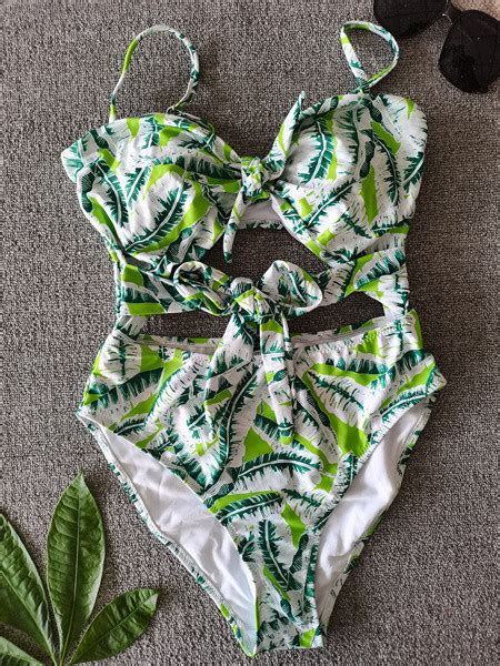 Summer Slim Bikini Tropical Print Tied Bow Swimwear One Piece Beachwear Women Sexy Bikini Front