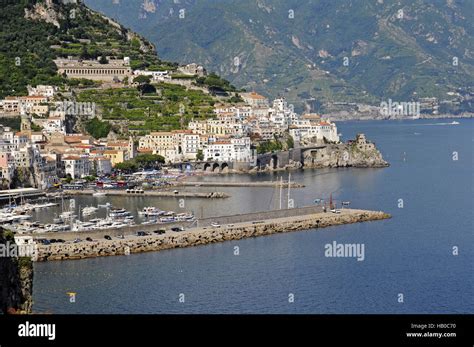 Amalfi Kueste Fotos Und Bildmaterial In Hoher Aufl Sung Alamy