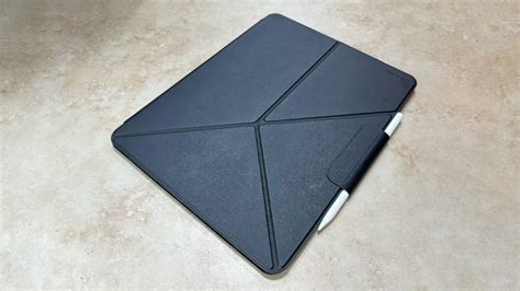 Pitaka MagEZ Folio 2 Review Lightweight IPad Case