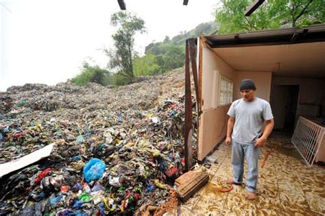 Mina Triggers Fatal Avalanche Of Garbage In Baguio City Gma News Online