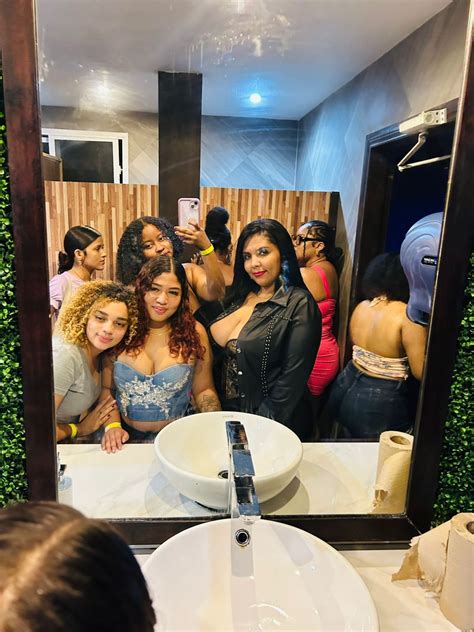 Couples are fighting over the halfway point between 2 places for lunch 1