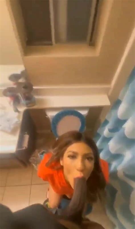 Sexy Brunette Long Hissy Pee While Giving Blowjob Thisvid