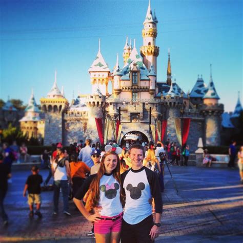 Disneyland couple 💏🏰👑 | Disneyland couples, Disneyland honeymoon ...