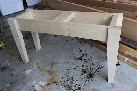 Small Entry Bench { Free DIY Plans } Rogue Engineer