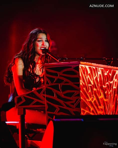 Olivia Rodrigo Sexy Shows Off Her Sultry Tits Curves And Legs As She Performs At Tecate Pal