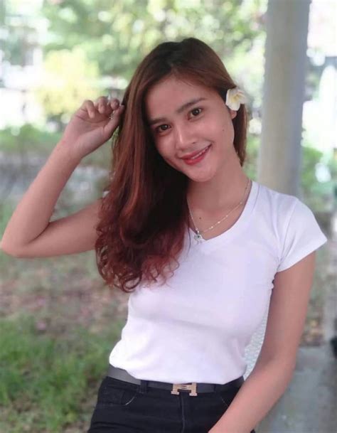 Hot girl dân tộc thiểu số Giẻ Triêng Đi rẫy từ bé nên cứ thế người mảnh mai