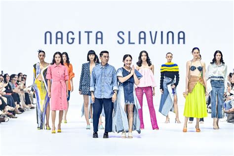 Nagita Slavina Di Panggung Jakarta Fashion Week Persembahan