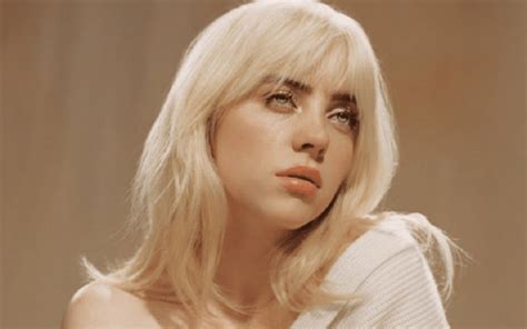 Is Billie Eilish A Lesbian Who Is Billie Eilish Exploring Her Love Life BuzzRush