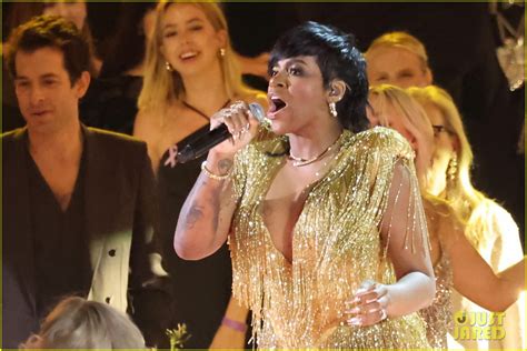 Oprah Winfrey Introduces Fantasia Barrino S Tina Turner Tribute At Grammys 2024 Watch Now