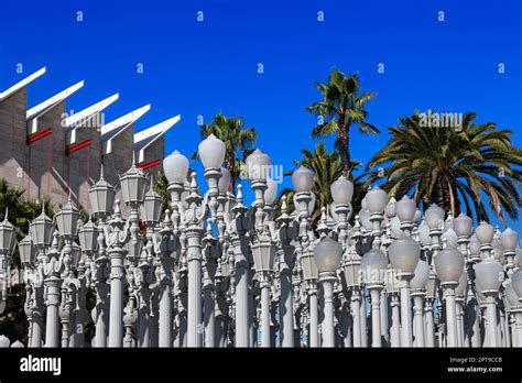 Urban Light installation, streetlights, Los Angeles County Museum of ...